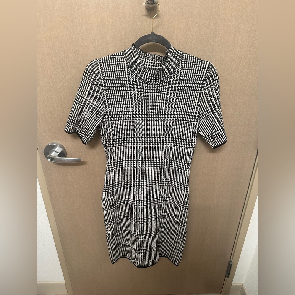 Chaps Size Small Black and White Houndstooth/Plaid Dress